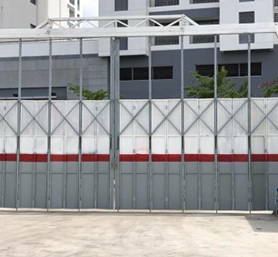 Cửa cổng công trình